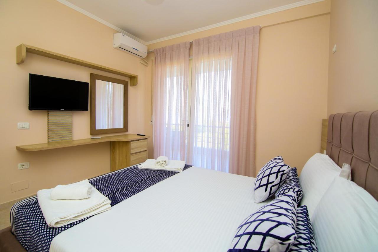 Bel Ami Suita Hotel Orikum Bagian luar foto
