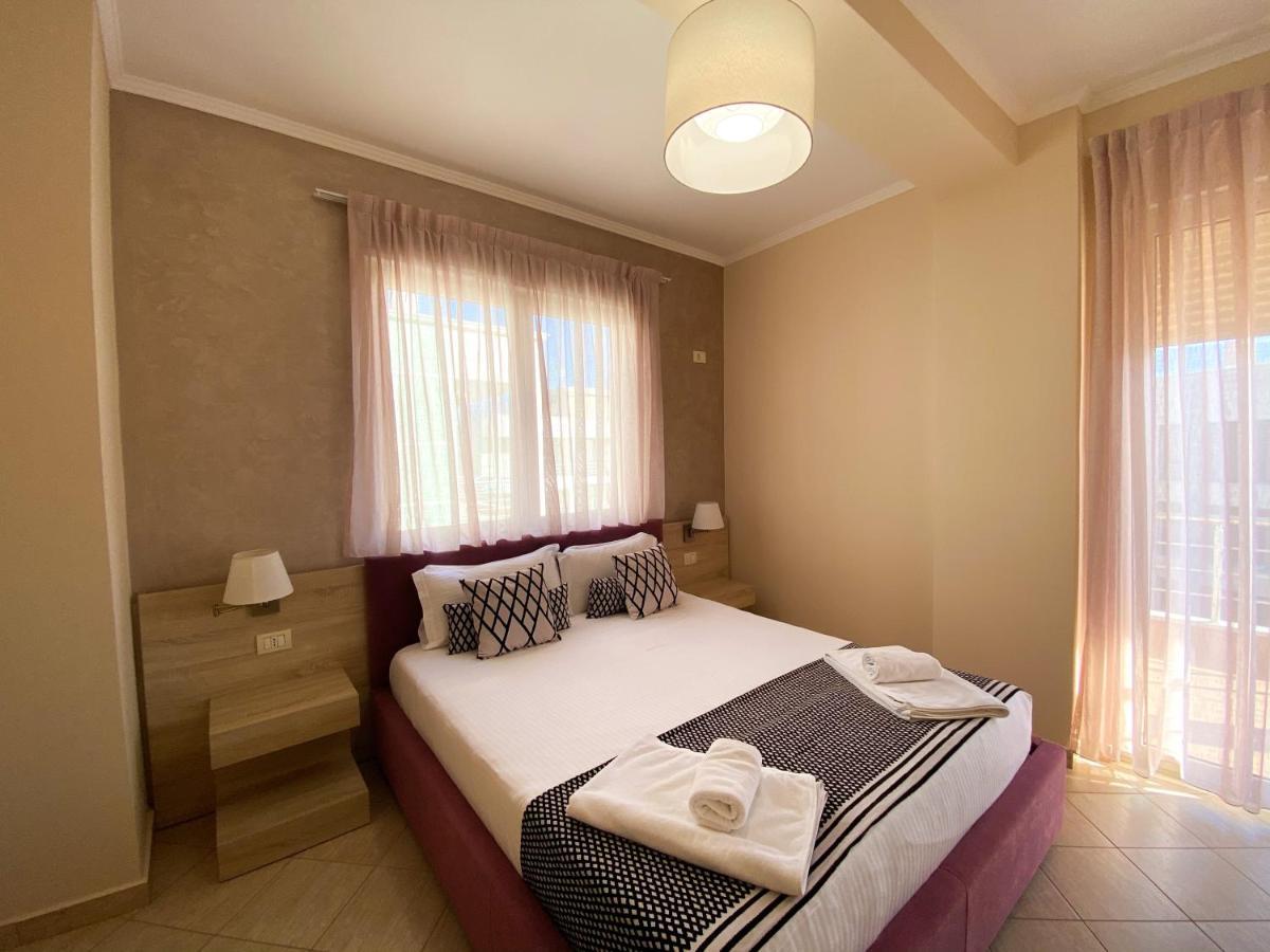 Bel Ami Suita Hotel Orikum Bagian luar foto