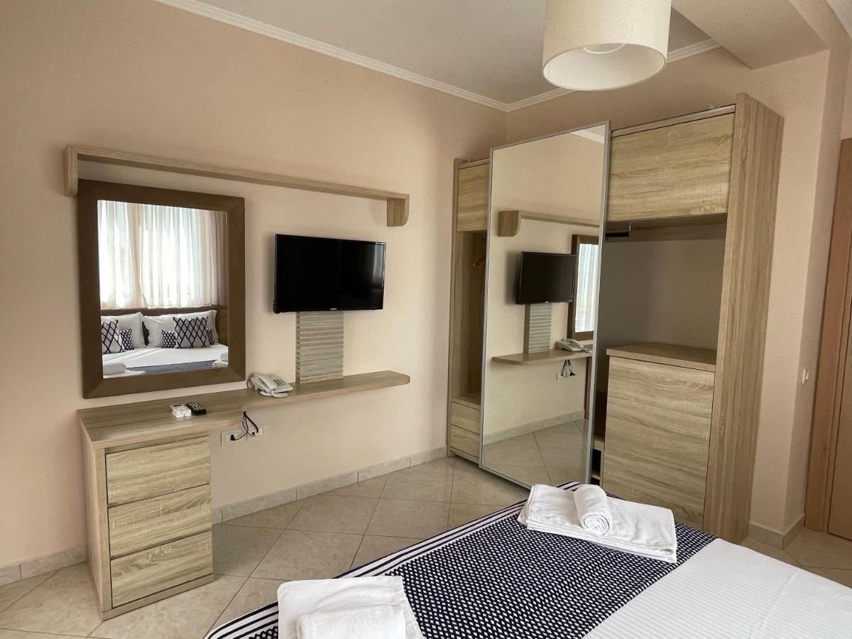 Bel Ami Suita Hotel Orikum Bagian luar foto