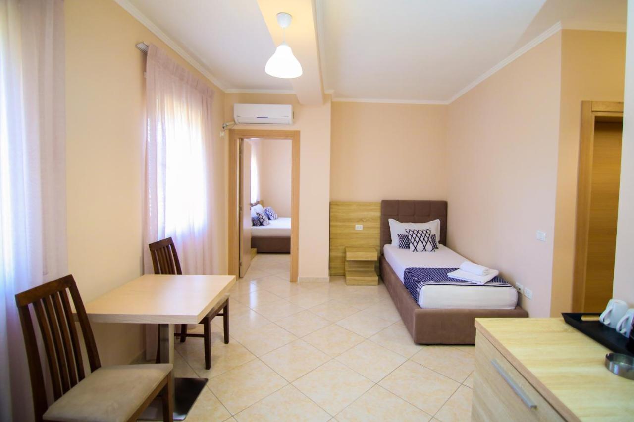 Bel Ami Suita Hotel Orikum Bagian luar foto