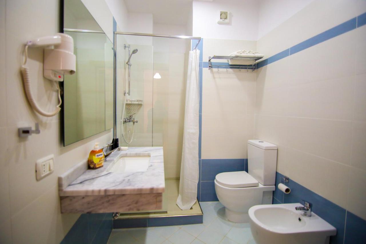 Bel Ami Suita Hotel Orikum Bagian luar foto
