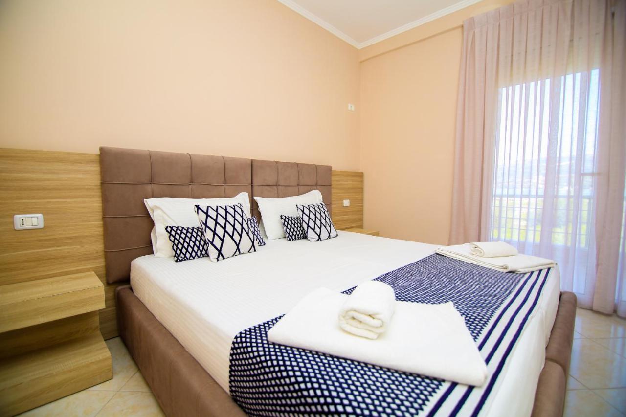 Bel Ami Suita Hotel Orikum Bagian luar foto