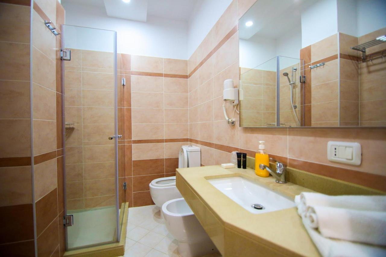 Bel Ami Suita Hotel Orikum Bagian luar foto